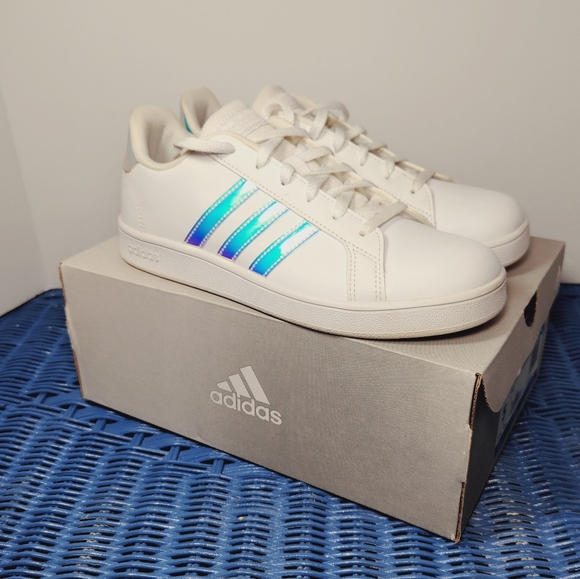 ADIDAS GRAND COURT 2.0 SUSTAINABLE SNEAKERS Size 6.5 women, 5 youth - Picture 2 of 8